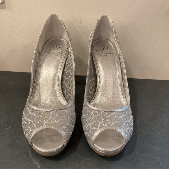 Adrianna Papell sz 11 Geslyn silver rhinestone heels and clutch set - Picture 3 of 15